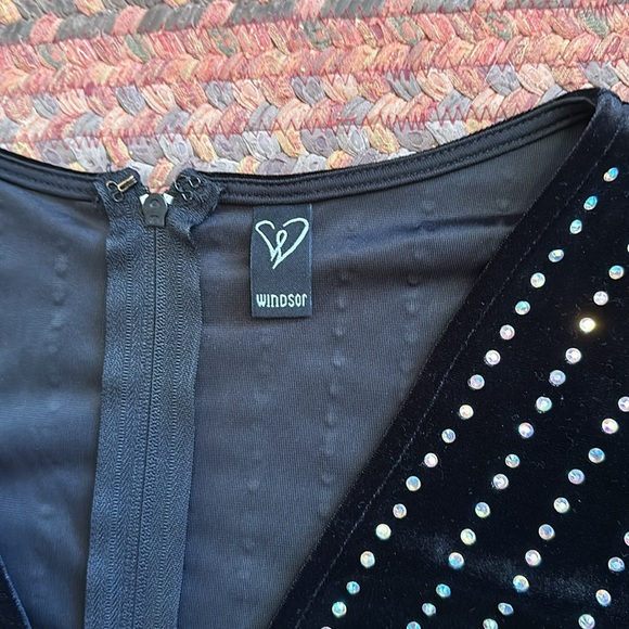 WINDSOR BLACK VELVET STUDDED V NECK WRAP LONG SLEEVE DRESS - Picture 7 of 11